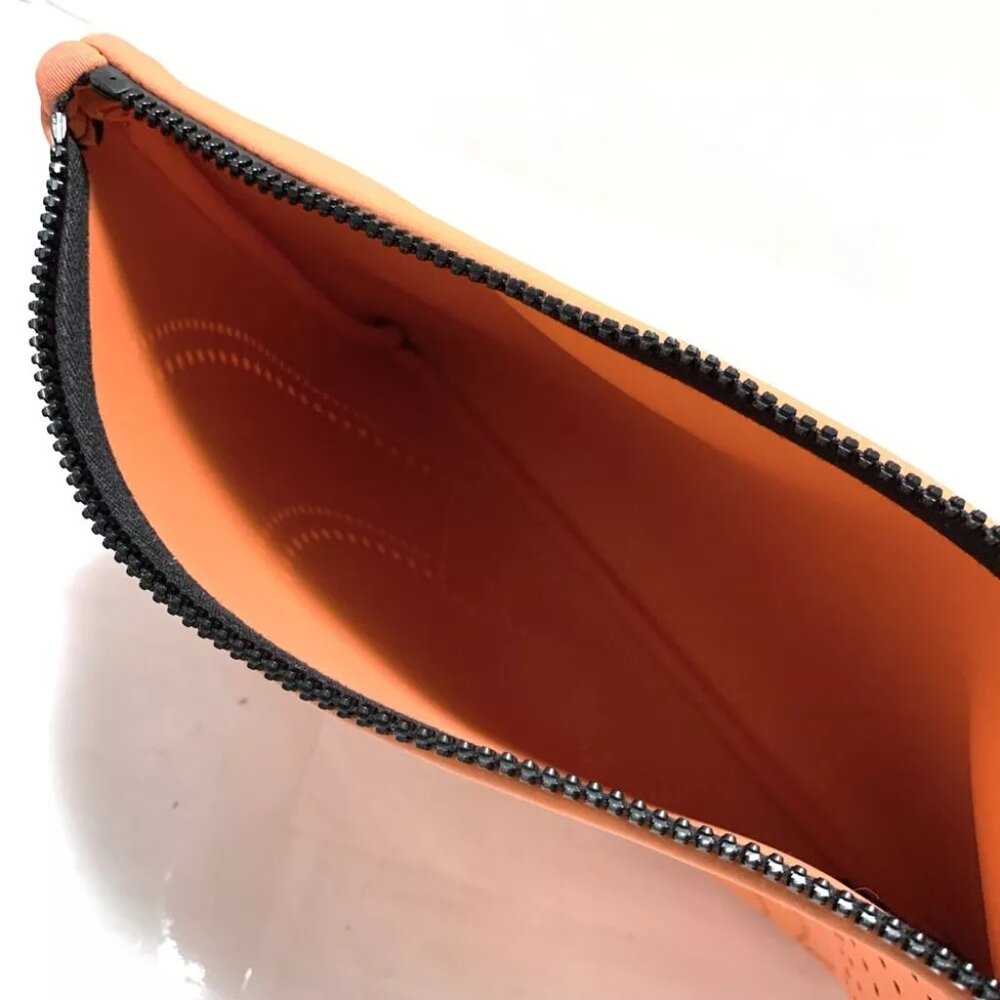 Auth HERMES Neo Bain MM Pink Polyamide Elastane None Pouch - Picture 3 of 6